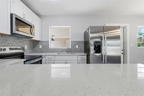 2827 22nd Street W Bradenton FL 34205
