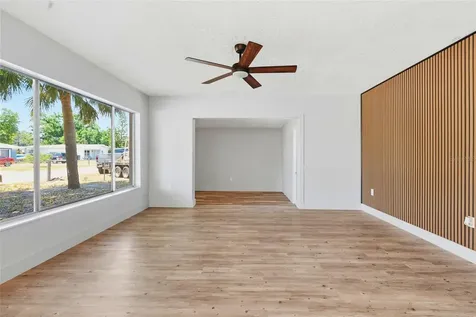 2827 22nd Street W Bradenton FL 34205