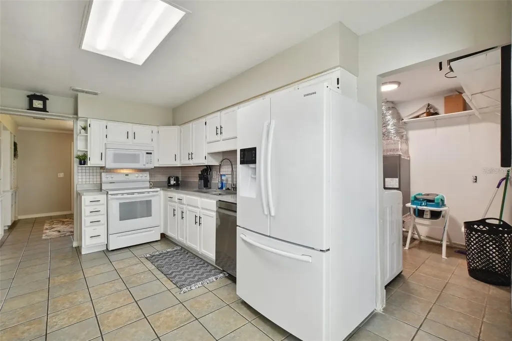 4818 Holiday Drive Tampa FL 33615