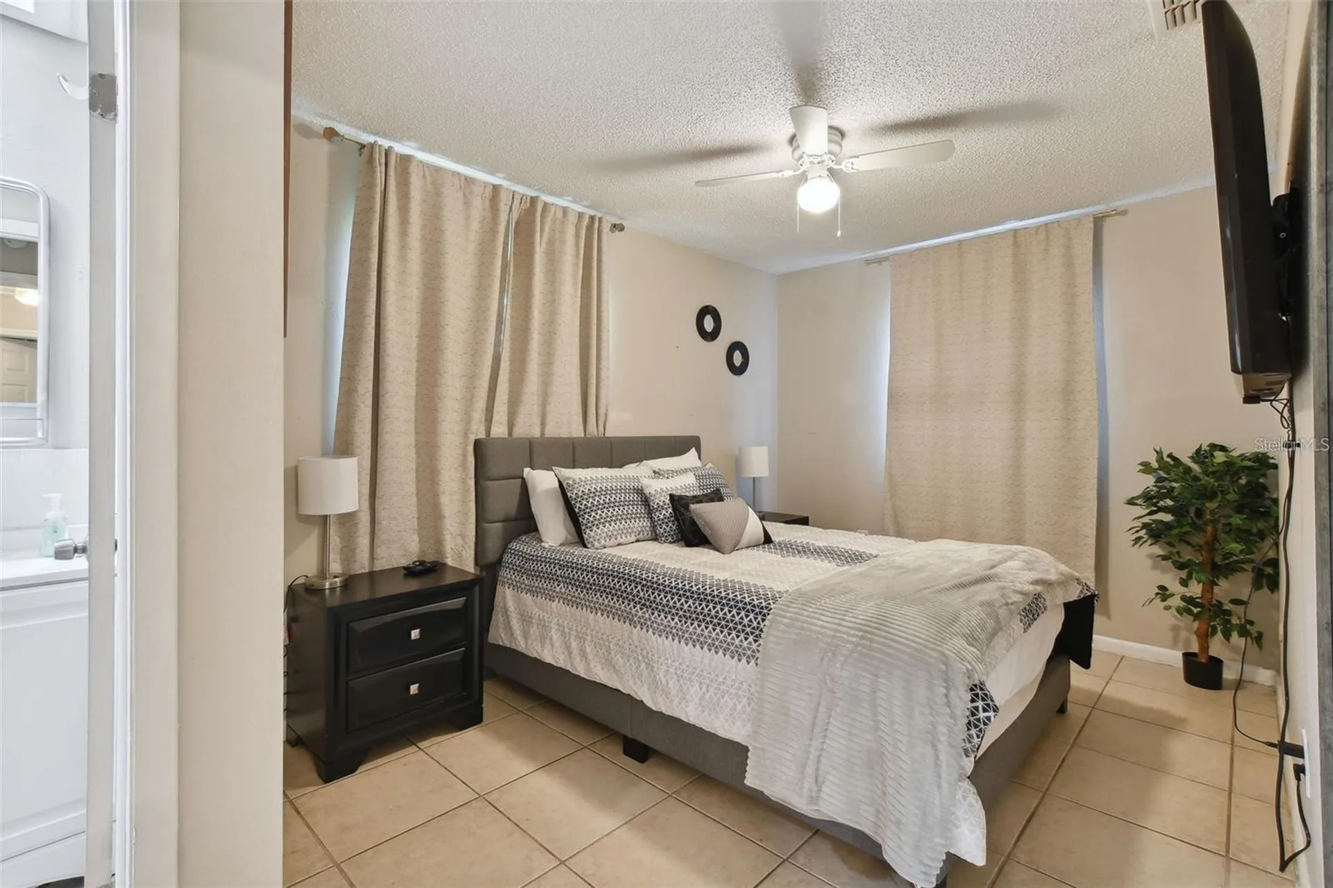 4818 Holiday Drive Tampa FL 33615