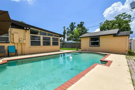 4818 Holiday Drive Tampa FL 33615