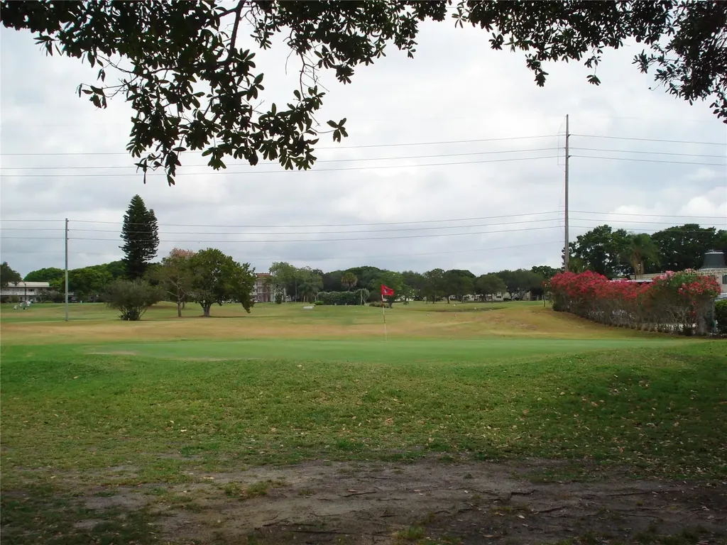 2042 Australia Way W Clearwater FL 33763