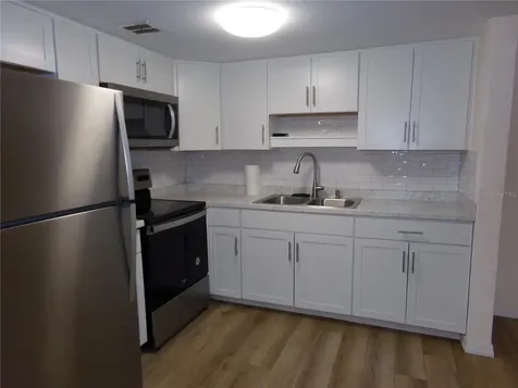 2042 Australia Way W Clearwater FL 33763