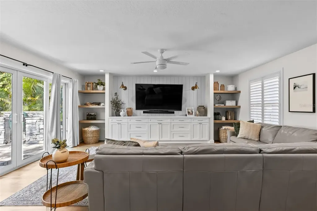 4110 W Mullen Avenue Tampa FL 33609