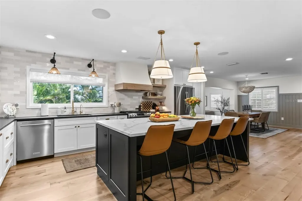 4110 W Mullen Avenue Tampa FL 33609