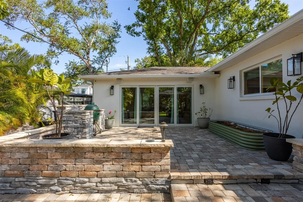 4110 W Mullen Avenue Tampa FL 33609