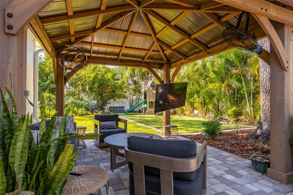 4110 W Mullen Avenue Tampa FL 33609