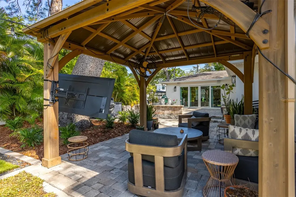 4110 W Mullen Avenue Tampa FL 33609