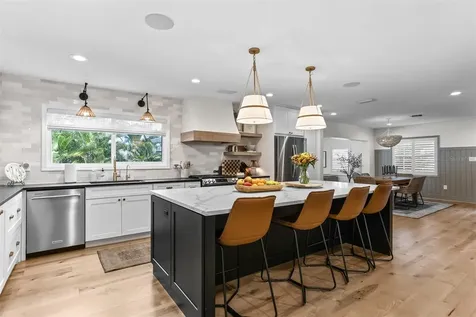 4110 W Mullen Avenue Tampa FL 33609