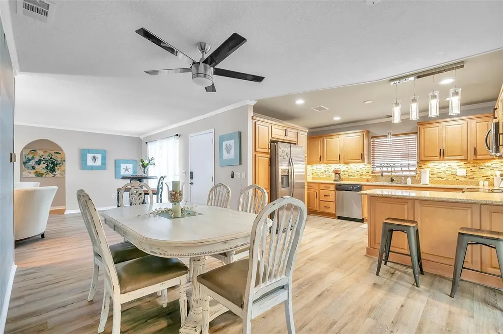 717 Carolina Avenue Tarpon Springs FL 34689