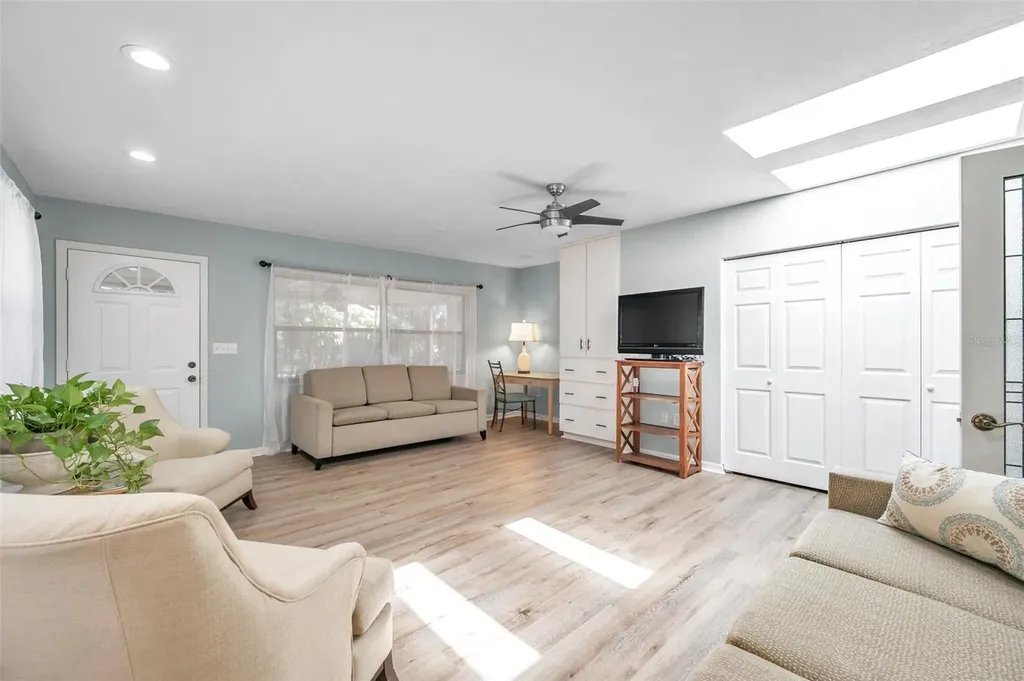 717 Carolina Avenue Tarpon Springs FL 34689