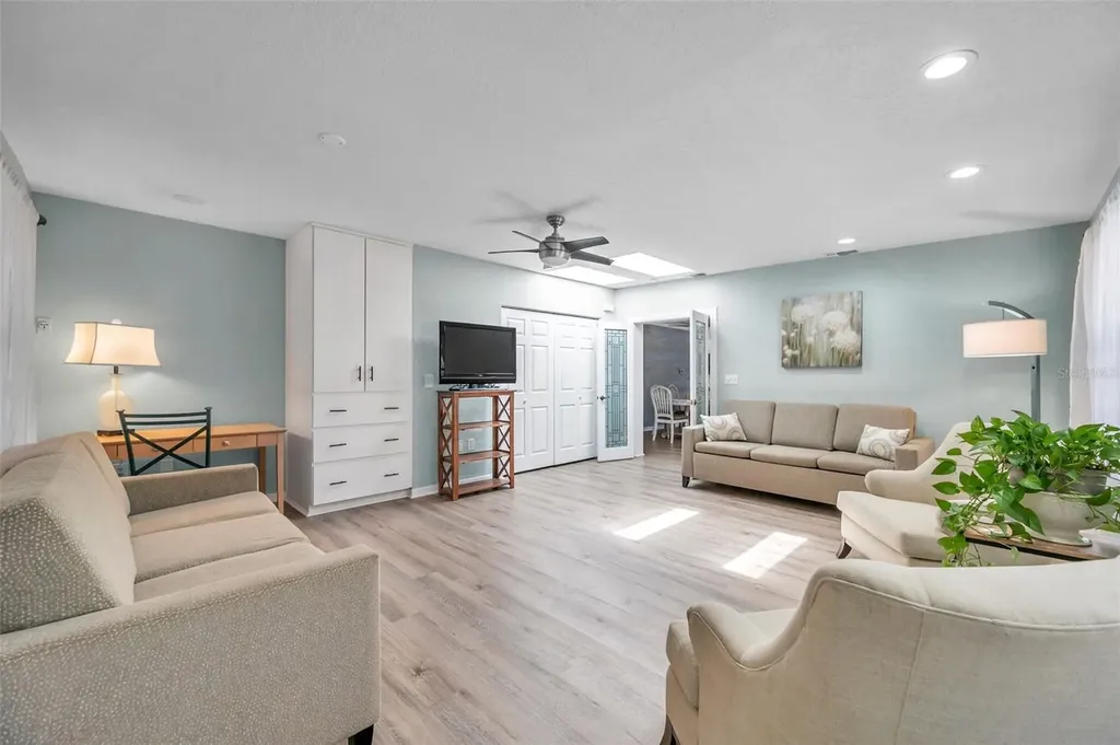 717 Carolina Avenue Tarpon Springs FL 34689