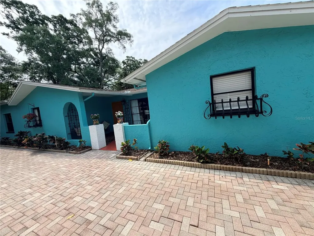 717 Carolina Avenue Tarpon Springs FL 34689