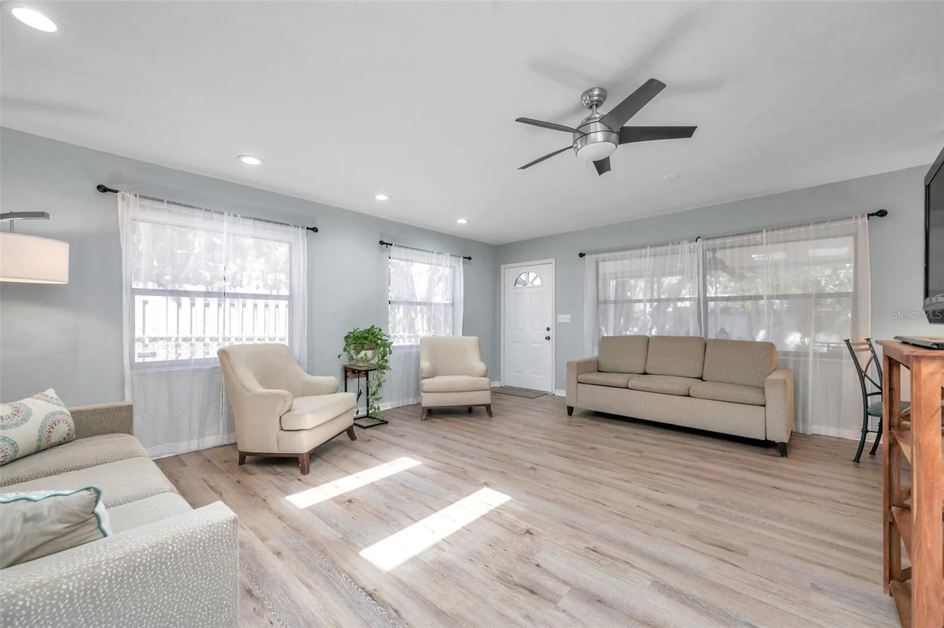 717 Carolina Avenue Tarpon Springs FL 34689
