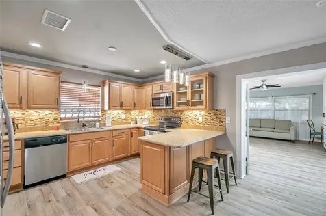 717 Carolina Avenue Tarpon Springs FL 34689