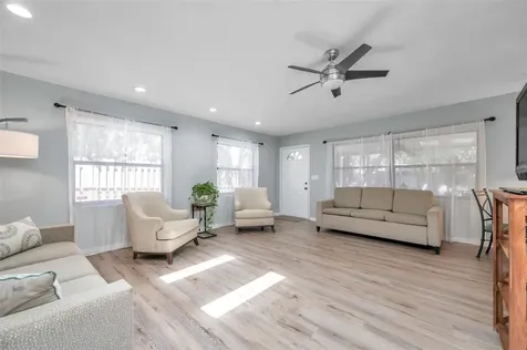 717 Carolina Avenue Tarpon Springs FL 34689