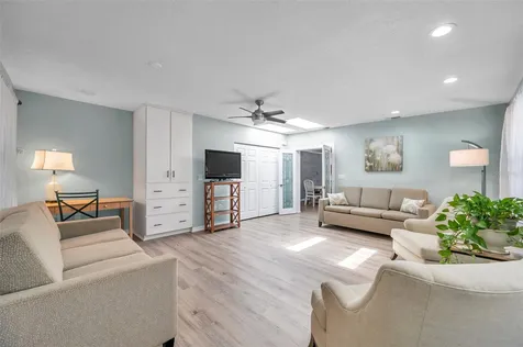 717 Carolina Avenue Tarpon Springs FL 34689