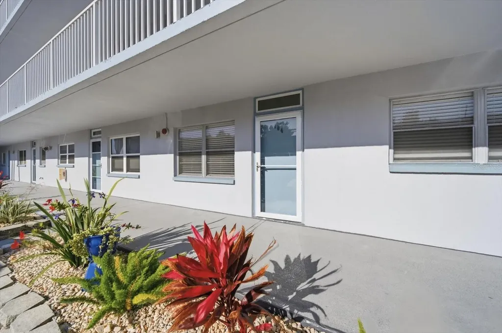 1868 Shore South Pasadena FL 33707