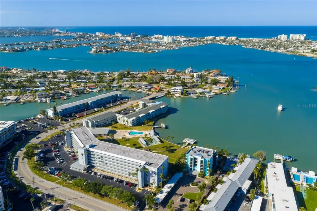 1868 Shore South Pasadena FL 33707