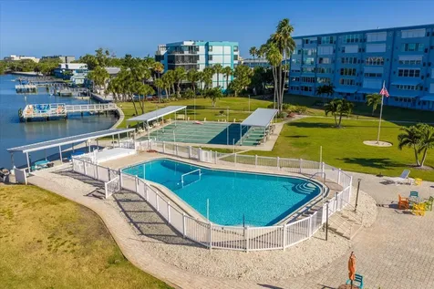 1868 Shore South Pasadena FL 33707