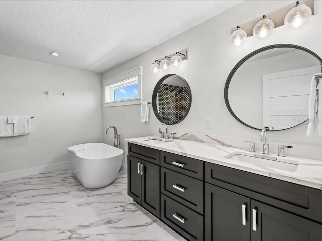 204 Coolidge Drive Sarasota FL 34236