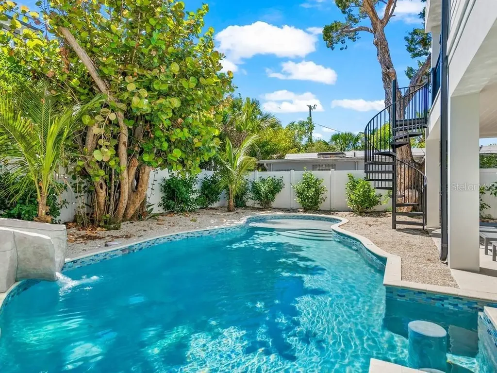204 Coolidge Drive Sarasota FL 34236
