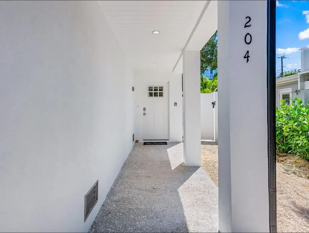 204 Coolidge Drive Sarasota FL 34236