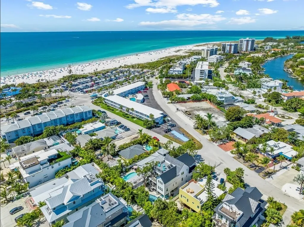 204 Coolidge Drive Sarasota FL 34236