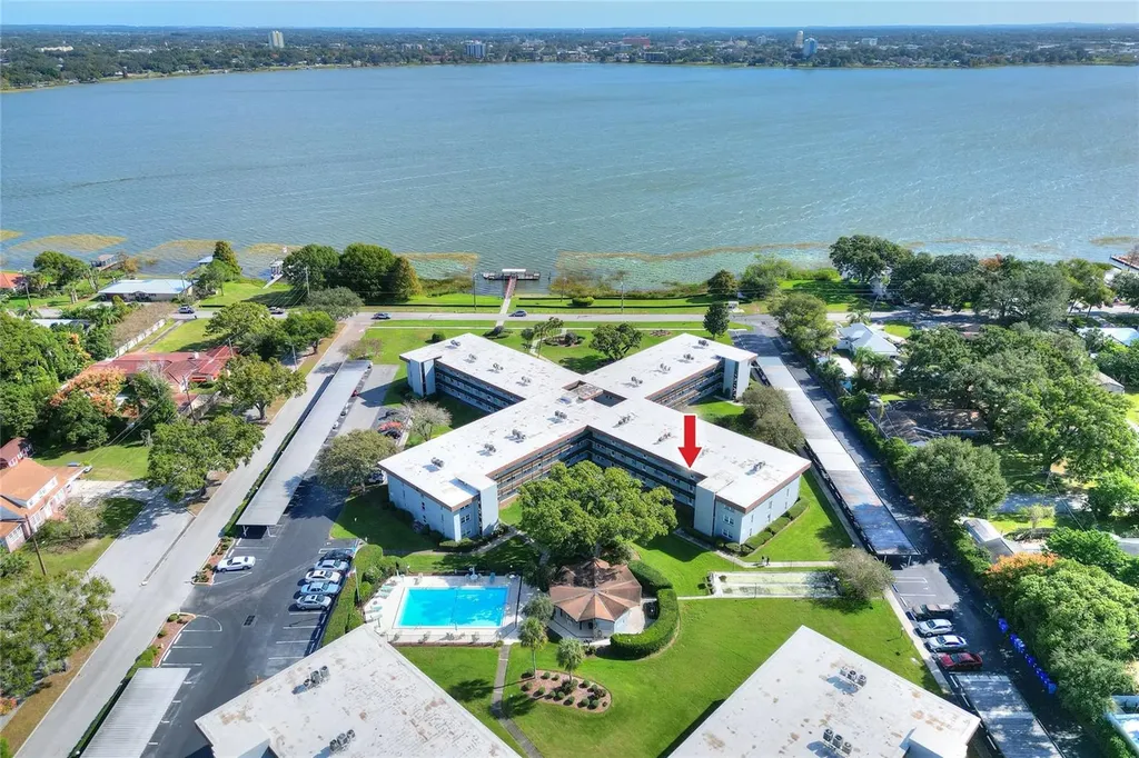 333 Lake Howard Drive NW Winter Haven FL 33880