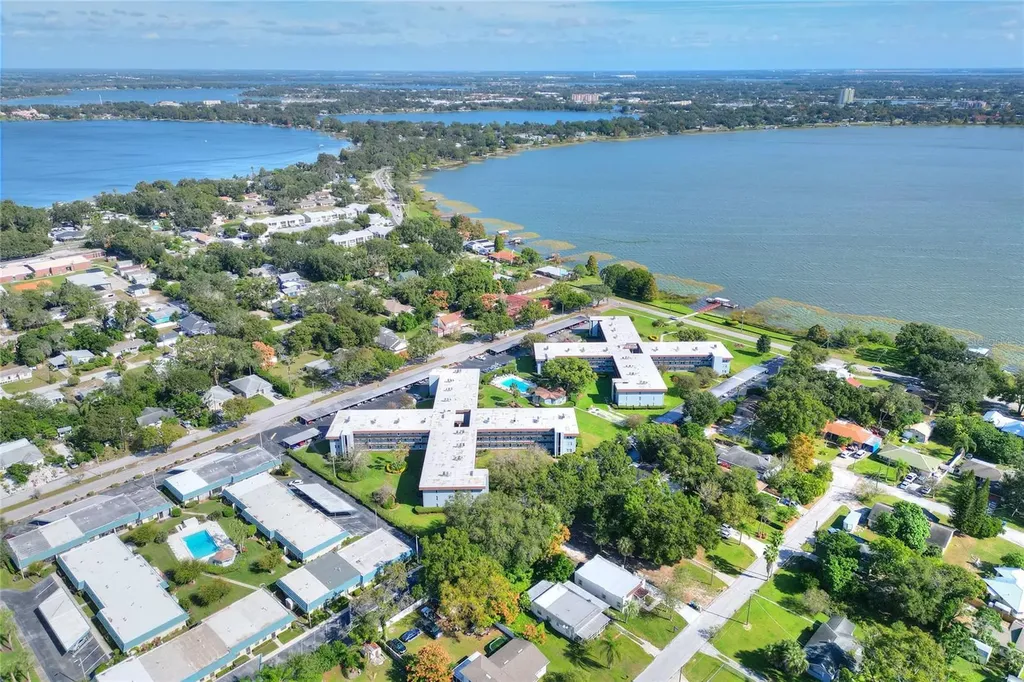 333 Lake Howard Drive NW Winter Haven FL 33880