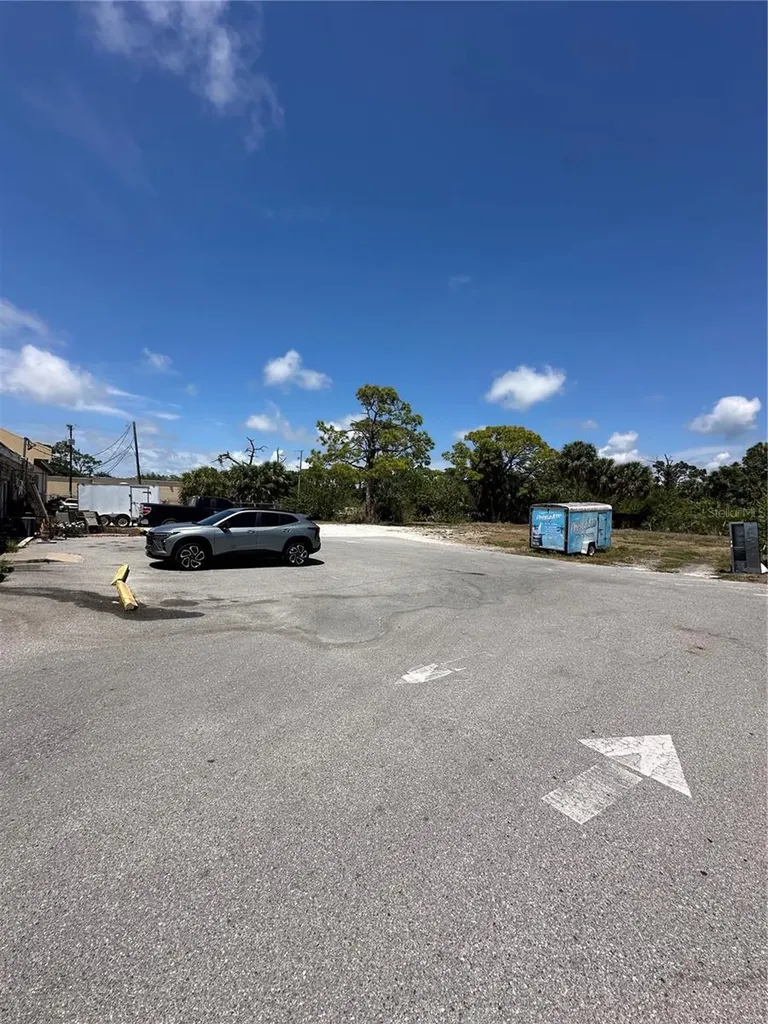 119 S Indiana Avenue Englewood FL 34223