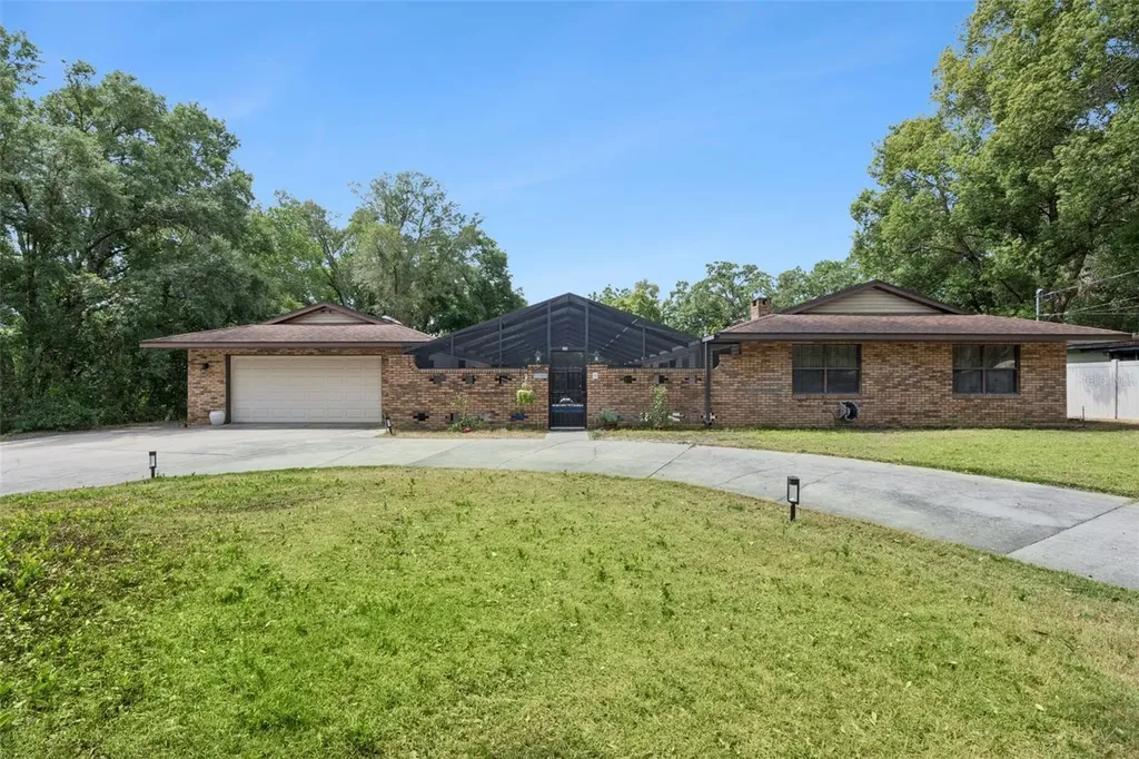 209 E Catawba Street Fruitland Park FL 34731