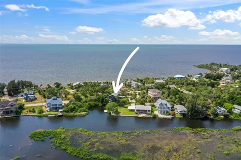 10701 Pine Island Drive Weeki Wachee FL 34607