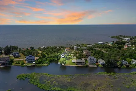 10701 Pine Island Drive Weeki Wachee FL 34607