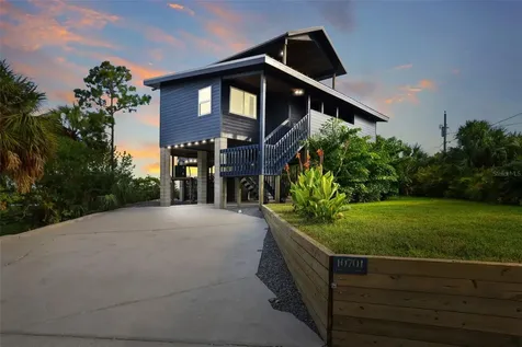 10701 Pine Island Drive Weeki Wachee FL 34607
