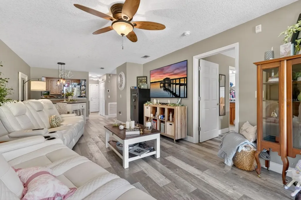 99 Broad River Place Welaka FL 32193