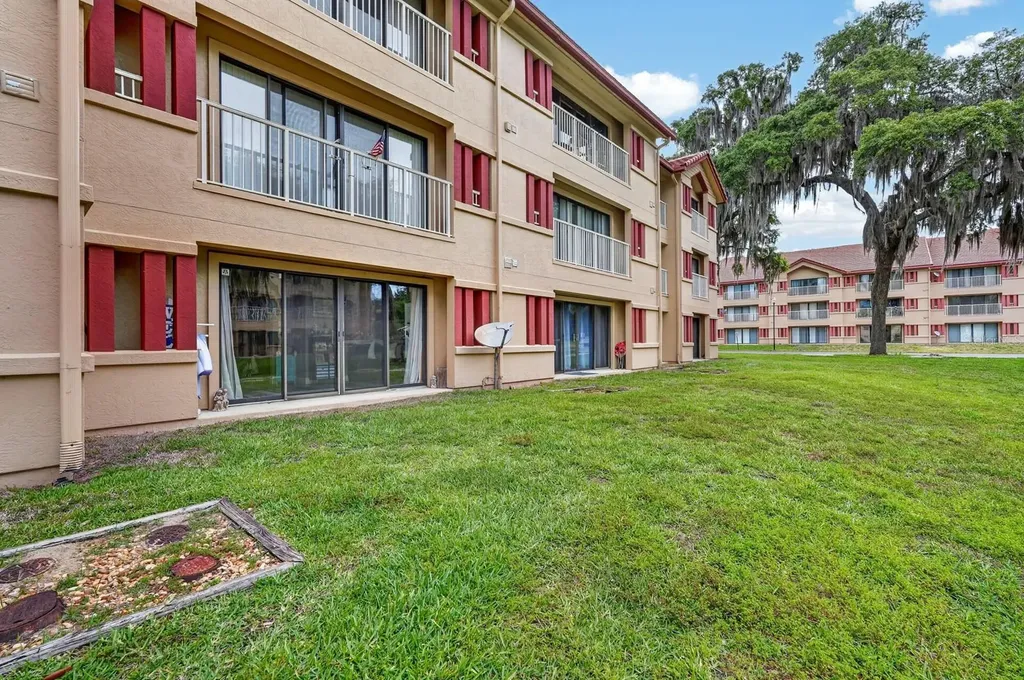 99 Broad River Place Welaka FL 32193