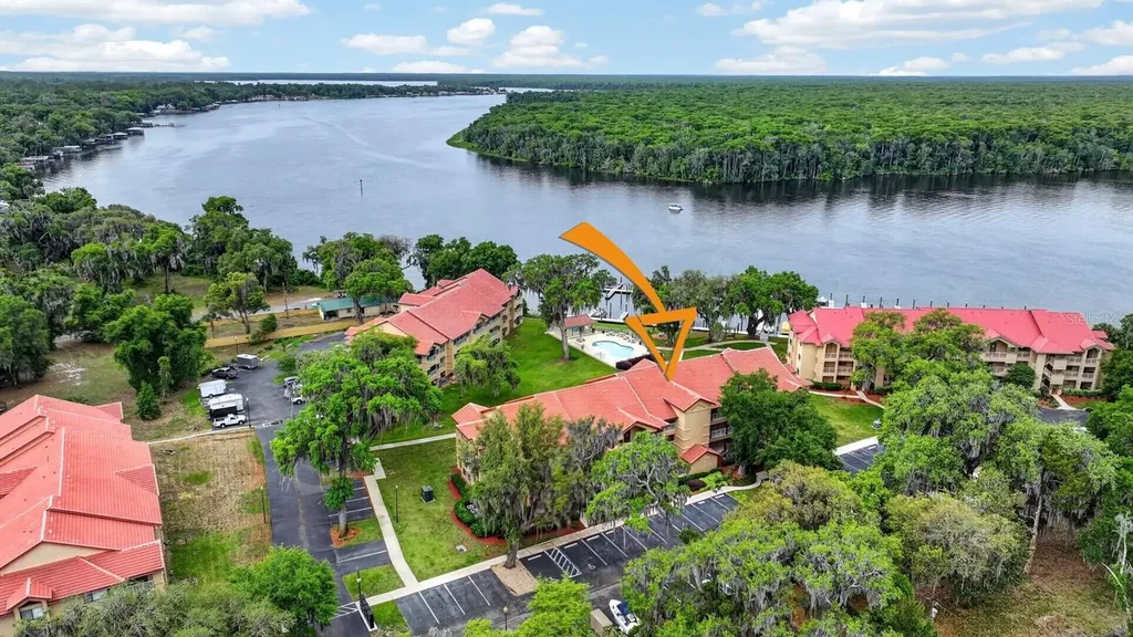 99 Broad River Place Welaka FL 32193