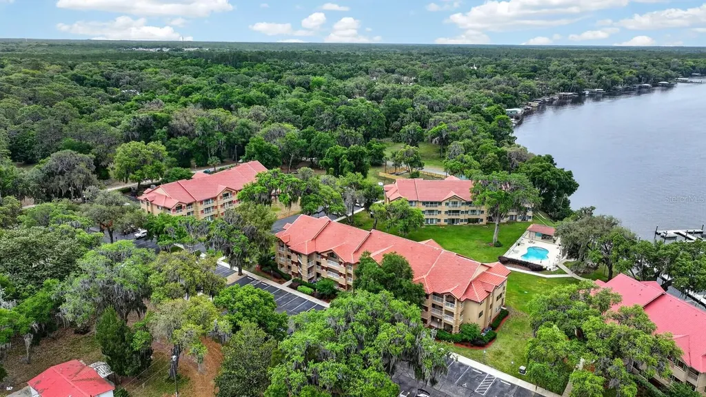 99 Broad River Place Welaka FL 32193