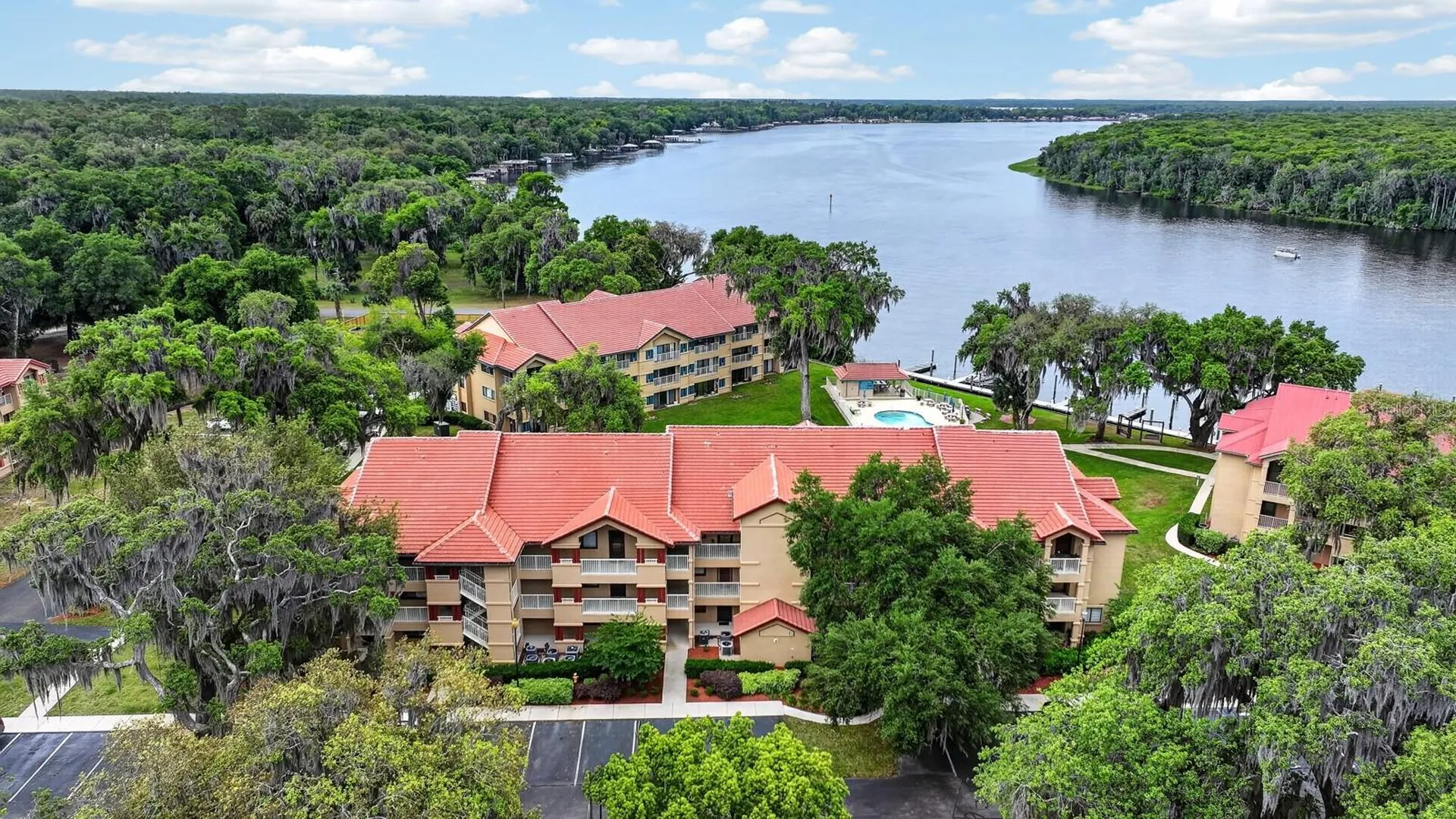99 Broad River Place Welaka FL 32193