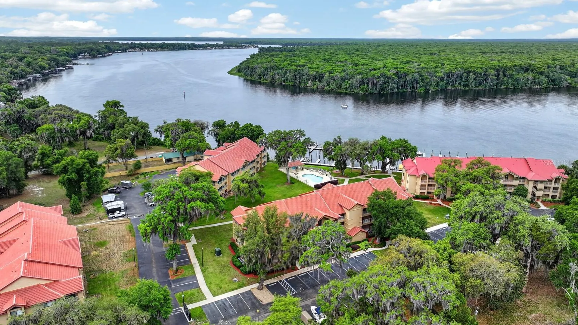 99 Broad River Place Welaka FL 32193