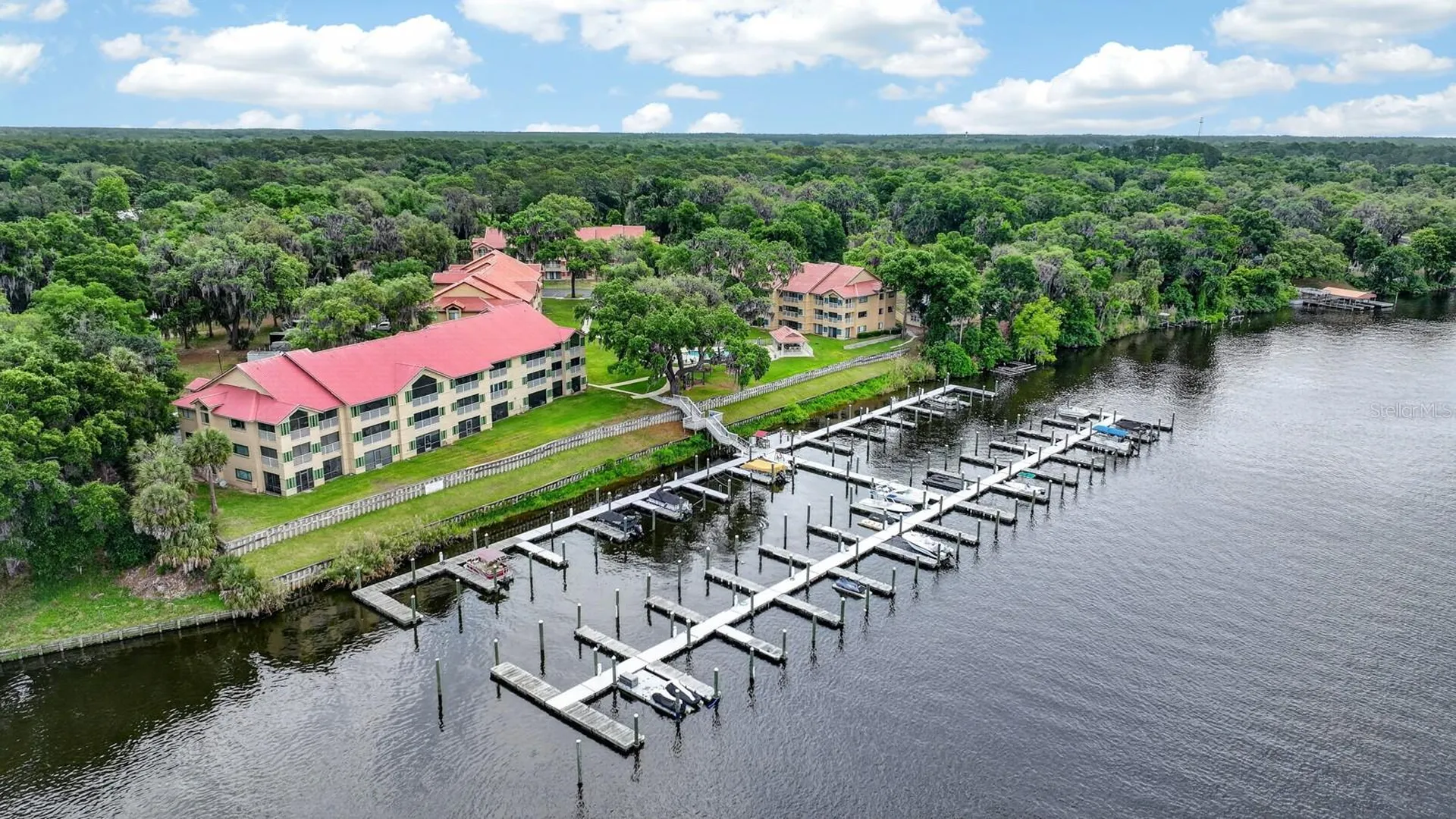 99 Broad River Place Welaka FL 32193