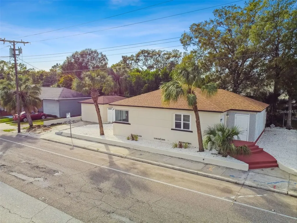 2402 W Cypress Street Tampa FL 33609