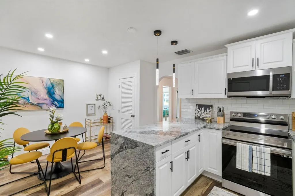 2402 W Cypress Street Tampa FL 33609