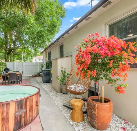 2402 W Cypress Street Tampa FL 33609