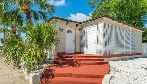 2402 W Cypress Street Tampa FL 33609