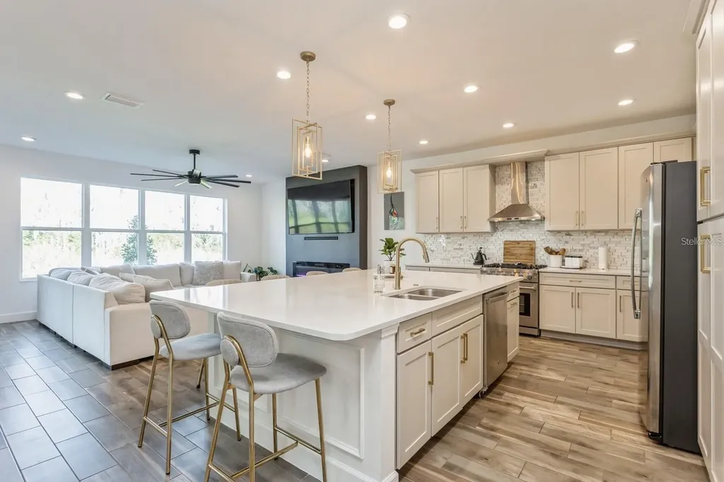 3281 Great Banyan Way Wesley Chapel FL 33543