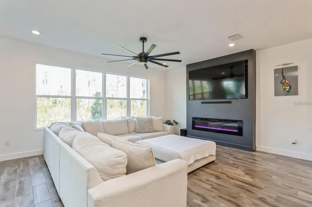 3281 Great Banyan Way Wesley Chapel FL 33543