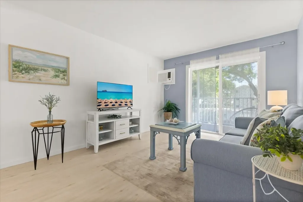 2425 Flamingo Boulevard Bradenton FL 34207