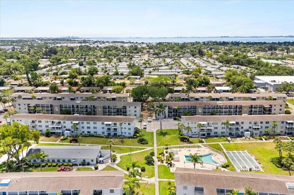 2425 Flamingo Boulevard Bradenton FL 34207